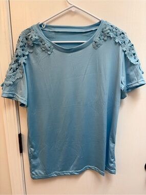 Women's Lace Shoulder Short Sleeve Top - Light Blue